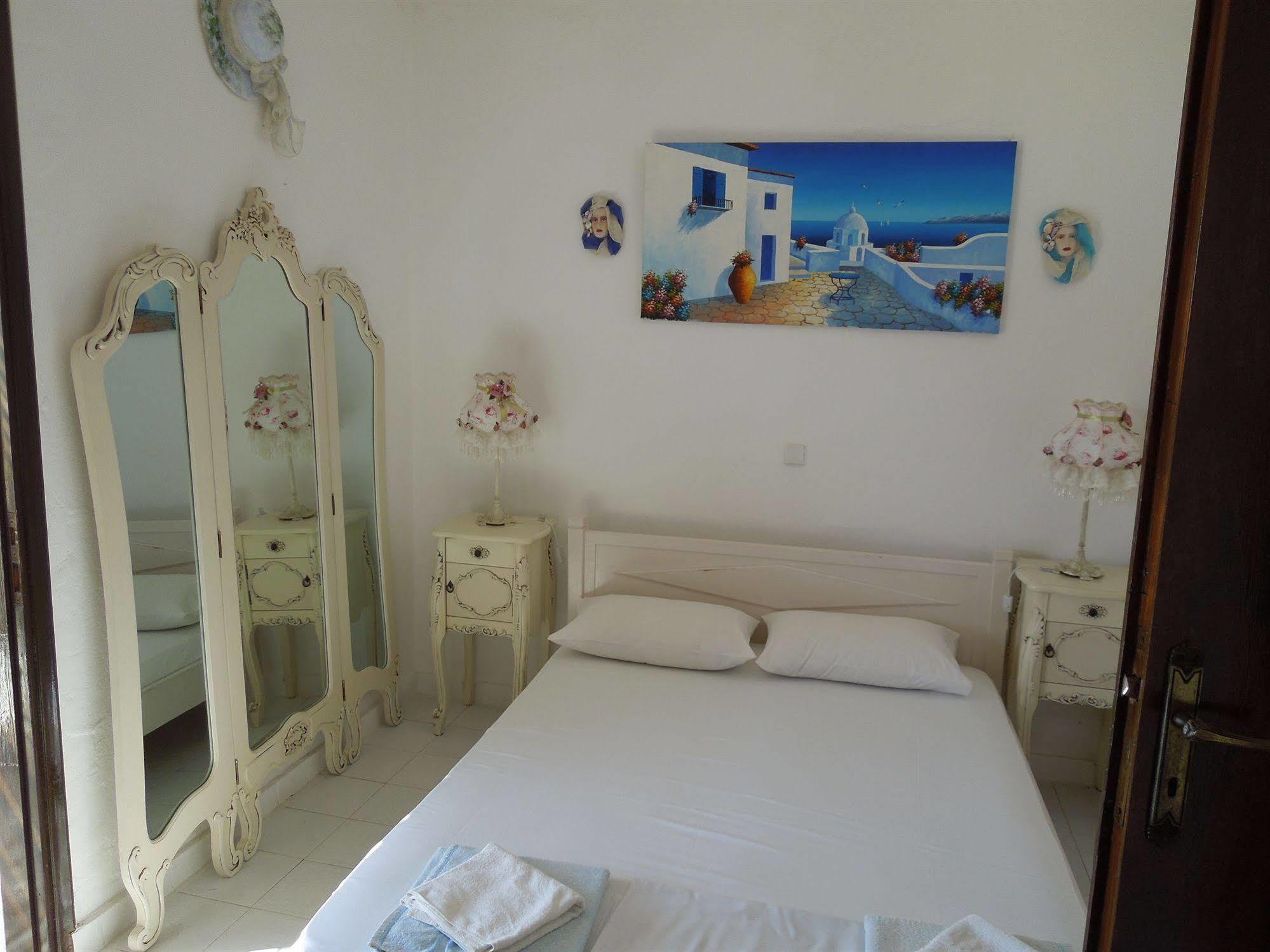 Albatross Hotel Livadi  Ngoại thất bức ảnh
