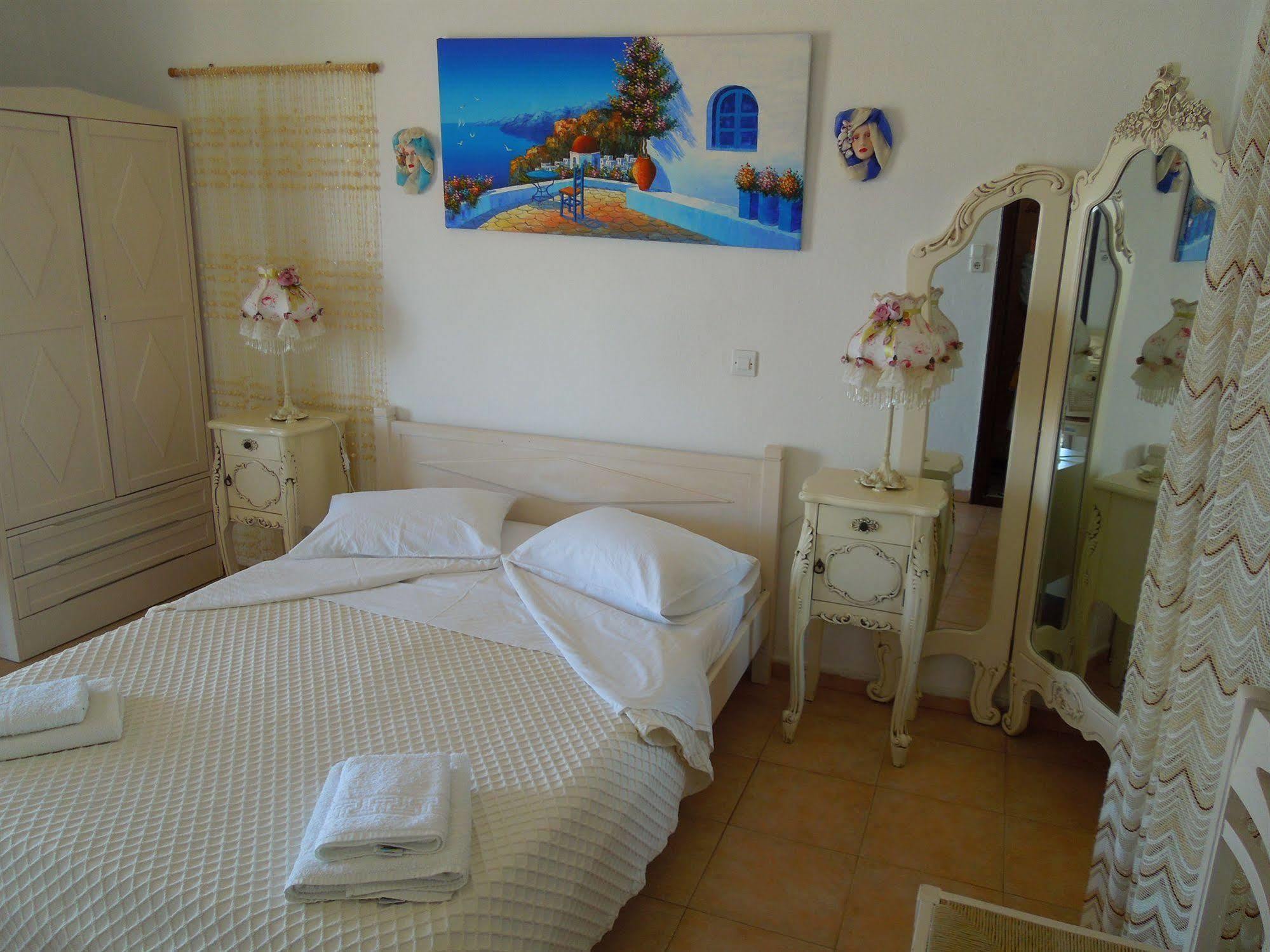 Albatross Hotel Livadi  Ngoại thất bức ảnh